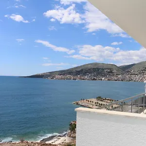 White Sea View Apartament