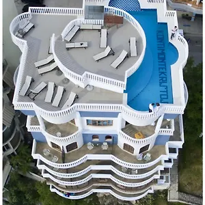 Monte Cristo With Rooftop Pool By Kanes Hotell