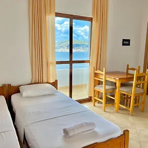  Apartment Redi's Seaview